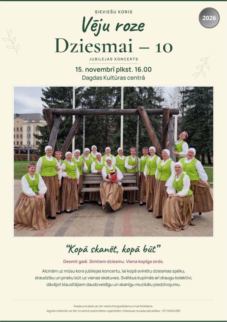 Sieviešu koris tautastērpos ar zaļām vestēm un svītrainiem brunčiem. Pasākuma afiša