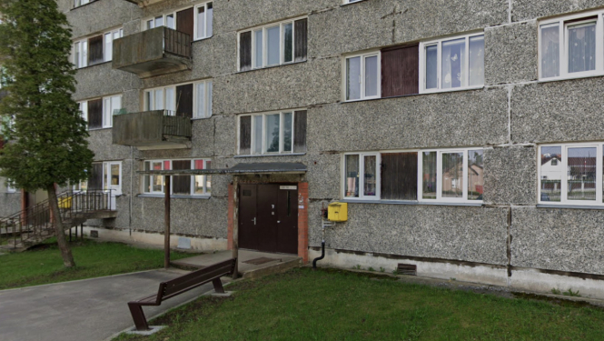 Daudzīvokļu ēka