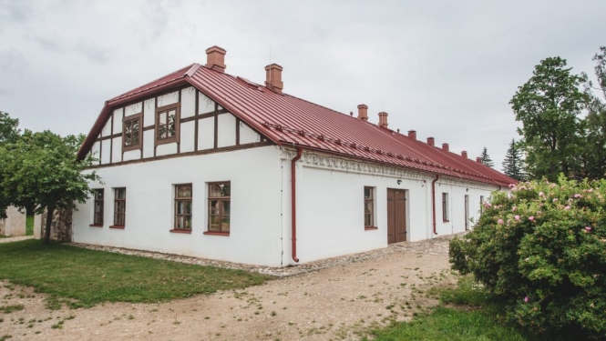 Krāslavas pils staļļu fasāde pēc remonta