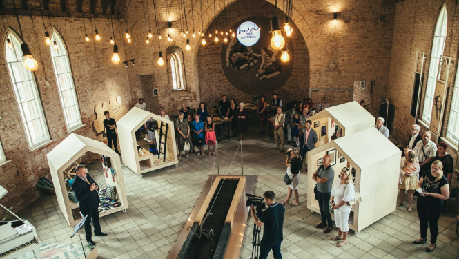 Laimes muzeja iekšpuse, skats no augšas