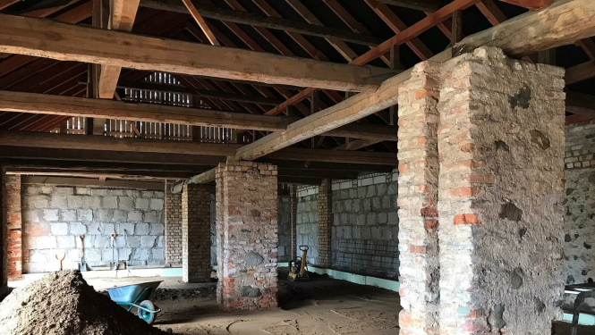 Pārbūves darbi Krāslavas pils staļļu iekšpusē