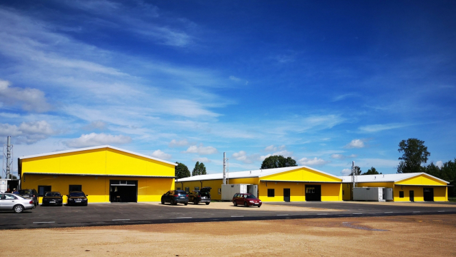 Angāri ražošanas zonā Indras ielā