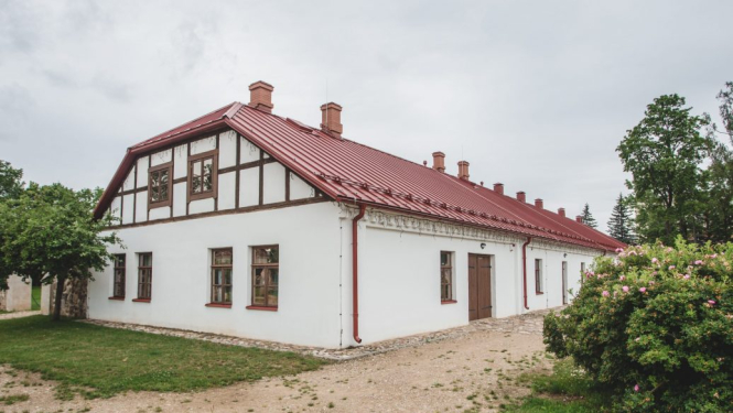 Krāslavas pils staļļu fasāde pēc remonta