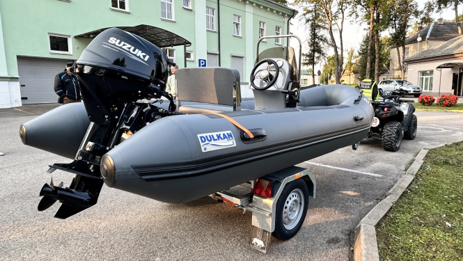 Motorlaiva no aizmugures