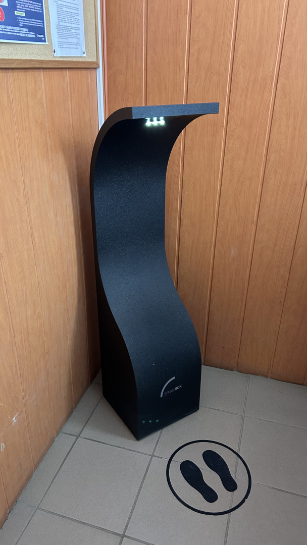 Dezinfekcijas stacija ar sensoriem