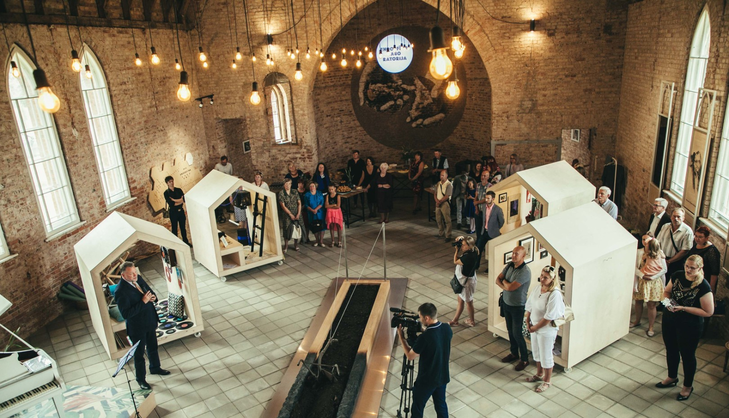 Laimes muzeja iekšpuse, skats no augšas