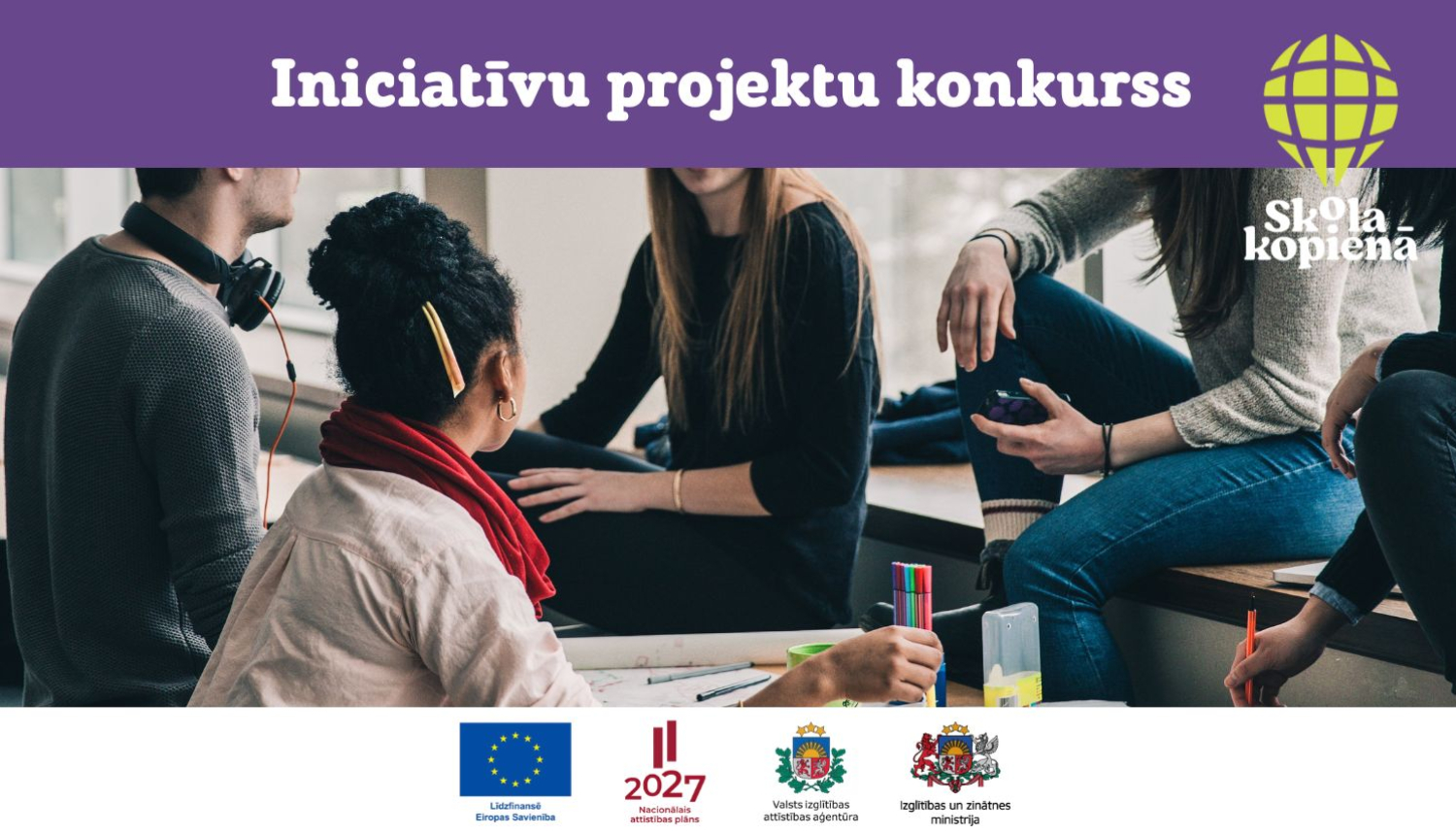 Jaunieši diskutē un plāno. Projekta vizuālis.