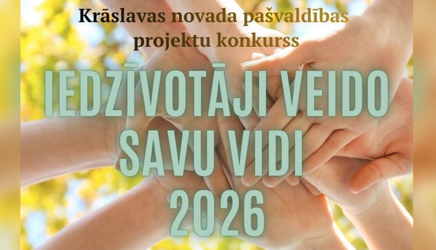 Kopā saliktas cilvēku rokas. Projekta vizuālis.